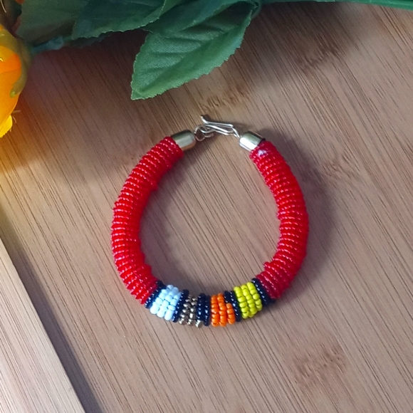 1PC Beautiful African Red Maasai Beaded Bracelet - Picture 5 of 8